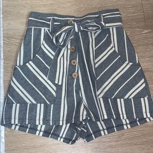 Soft shorts with tie